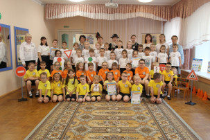 Квест-развлечение "Учим правила дорожногодвижения с Шапокляк" Квест-развлечение "Учим правила дорожногодвижения с Шапокляк".